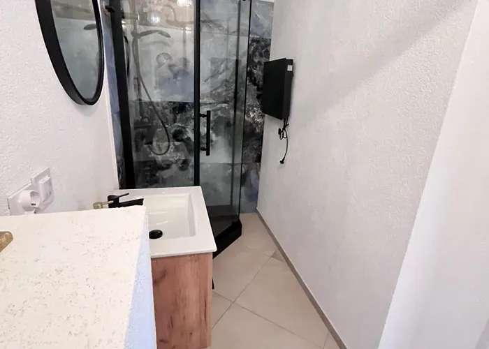 Dolce בית הארחה 3*